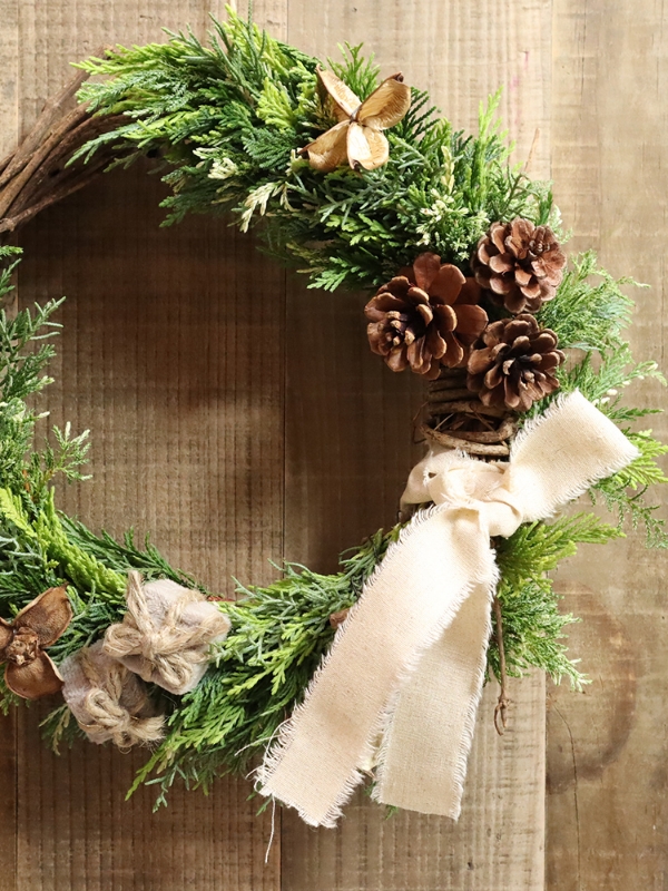 クリスマスリース 赤い葉っぱとリンゴに木の実（41cm