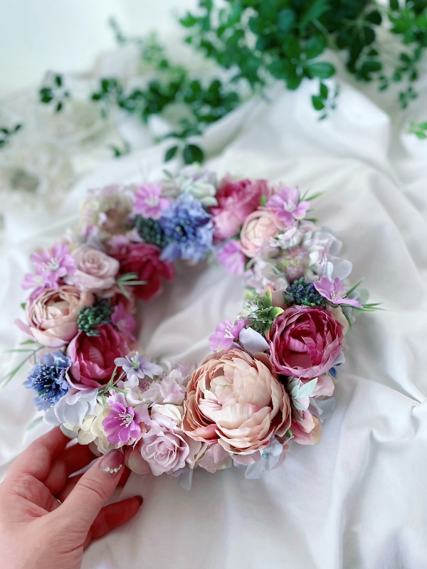 purpleflowerwreath♡‪ パープル系のアーティフィシャルリースです♡
お花のバランスにちょっと悪戦苦闘しましたが…
たくさんお花を使ったのでふわふわフラワーリースになりました(笑)

実はこのリースは…
母の日にパープル好きの orangelip