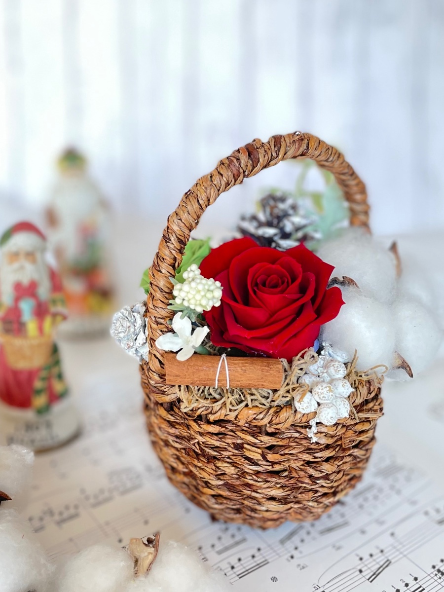 クリスマス2024 バスケット　カゴ　バラ　可愛い　人気