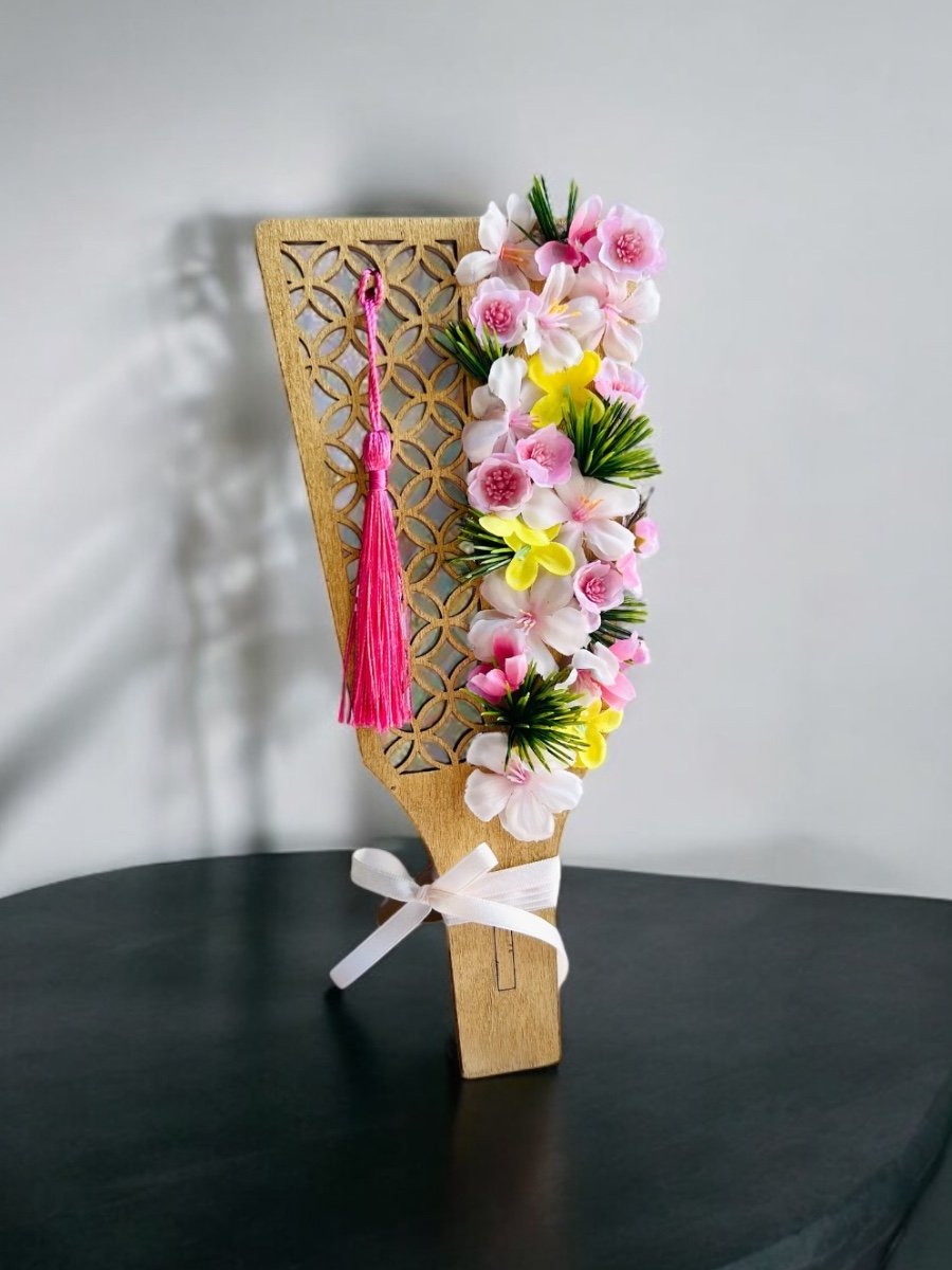 雛祭りアレンジ2025♡ 羽子板を使ったお雛様アレンジ♡

桃の花、桜、菜の花で春をたっぷり感じられますよ！
 F-glad taki