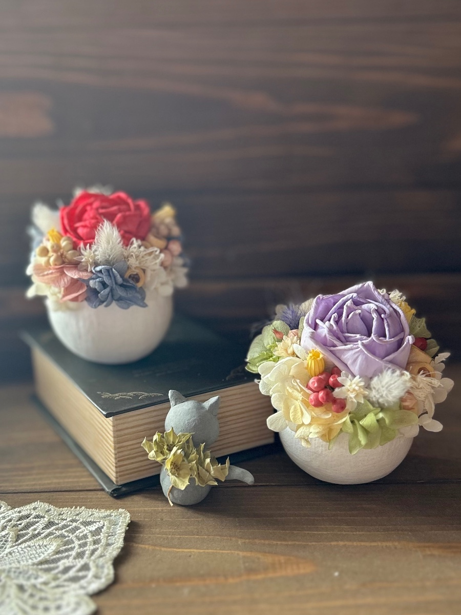 春の誕生花　ラナンキュラスのベルカップアレンジ