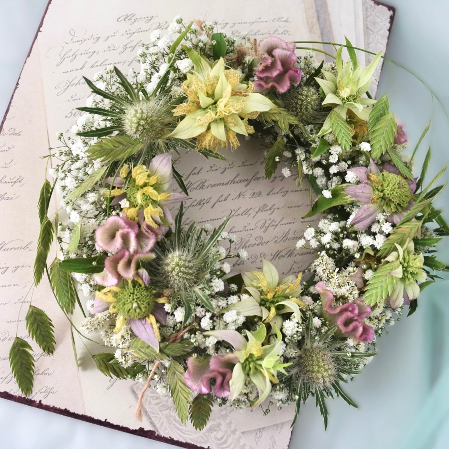 ナチュラルグリーンリース ハンドメイド ナチュラルグリーンリース ハンドメイド ♥︎グリーンフラワー