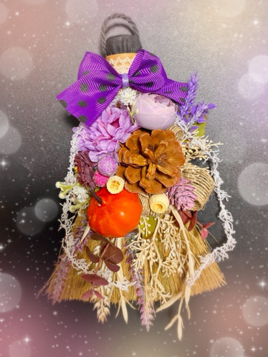 ハロウィン スワッグ風〜大人かわいいほうきのアレンジメント