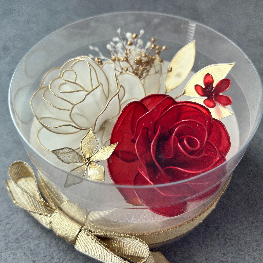 赤バラと白バラのアメリカンフラワーボックス｜Fla-co（フラコ