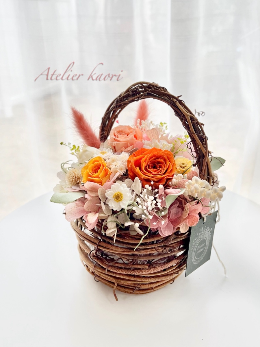 ノスタルジックなバスケットアレンジ｜Fla-co（フラコ） - フラワー