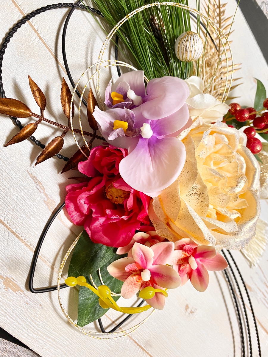 アイアンフレームの華やかな お正月飾り 和モダン｜Fla-co（フラコ