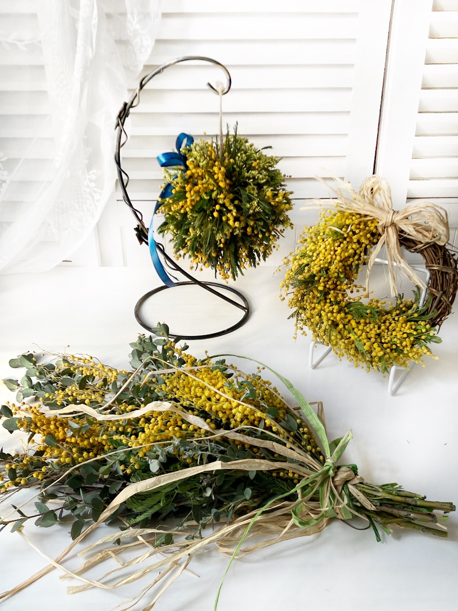 フレッシュミモザのスワッグ❁︎ 春のフレッシュミモザのスワッグ｜Fla-co（フラコ） - フラワー