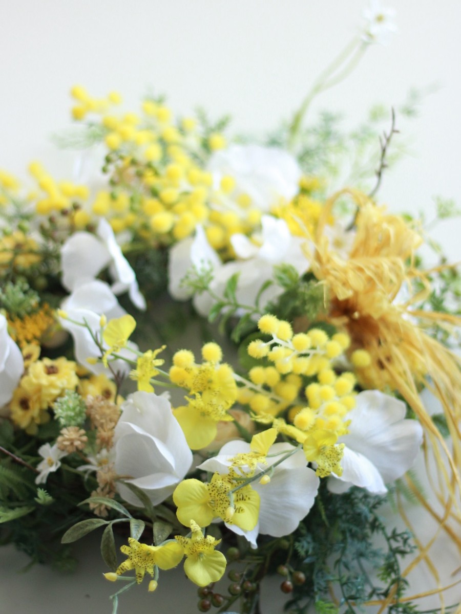 スイートピーとミモザのナチュラルリース｜Fla-co（フラコ