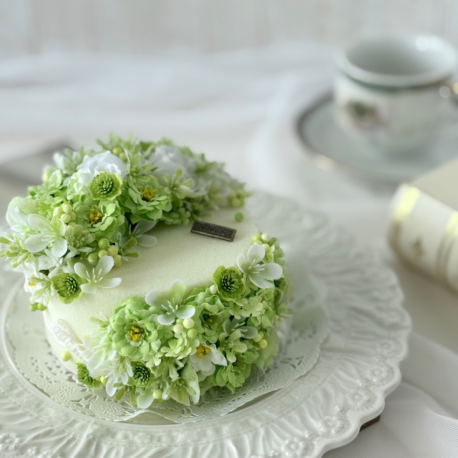 リングピローにもなるフラワーケーキ