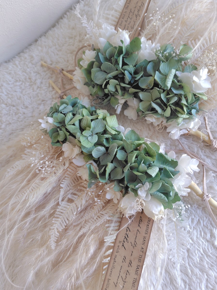 秋色紫陽花とふわふわ素材の壁飾り