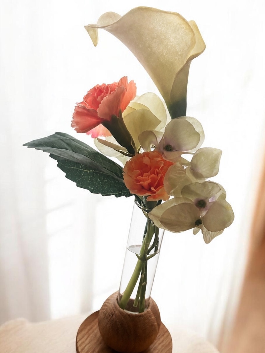 母の日に花器ごと贈る