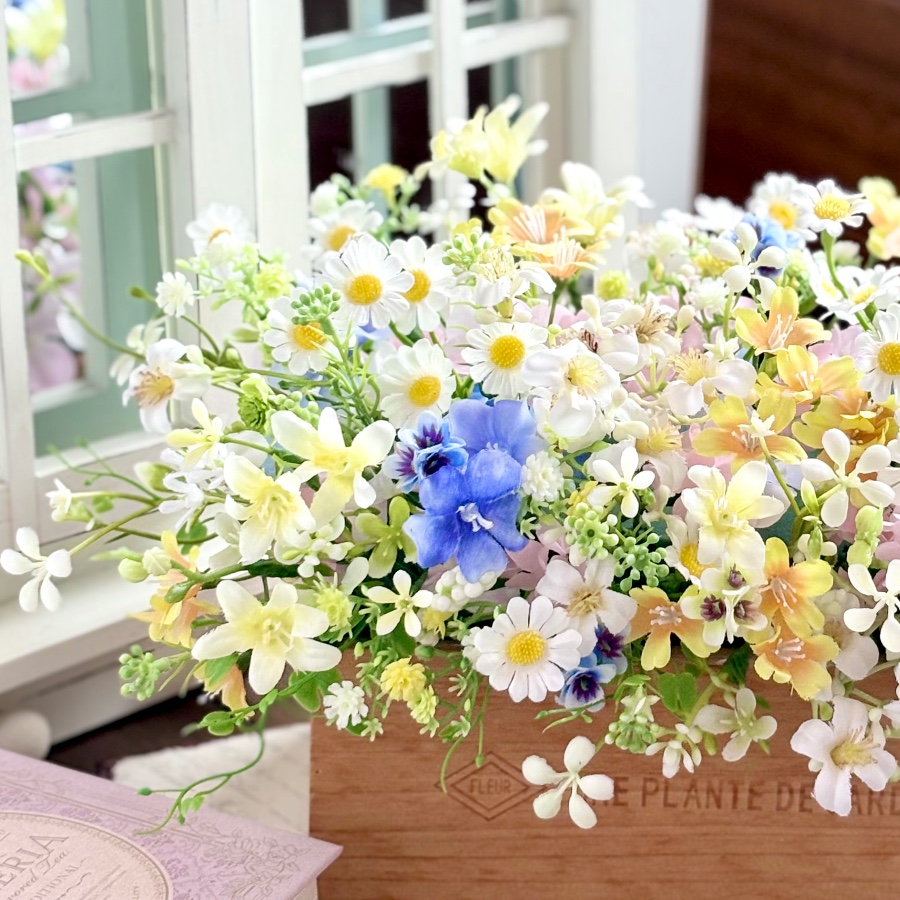 小花の木箱アレンジ