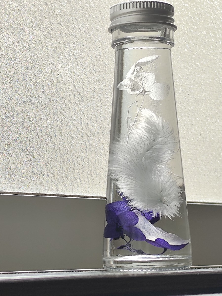 見上げた空｜紫陽花とラグラスのハーバリウム