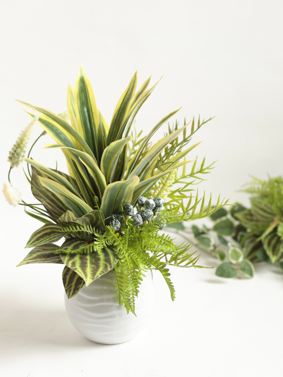 ユッカとグリーンリーフの寄せ植え風〜爽やかイエローグリーン系