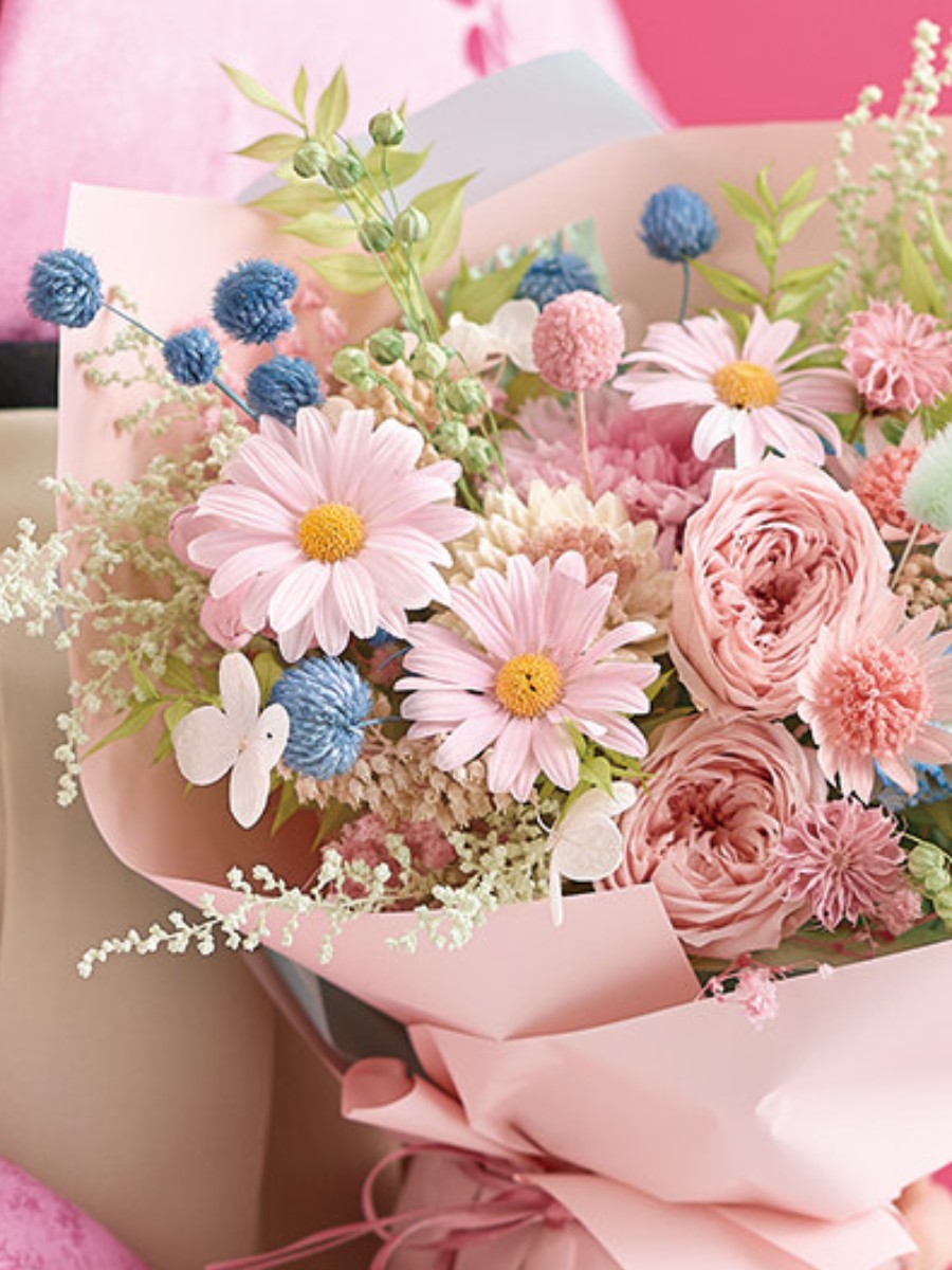 ローズとマーガレットの花束