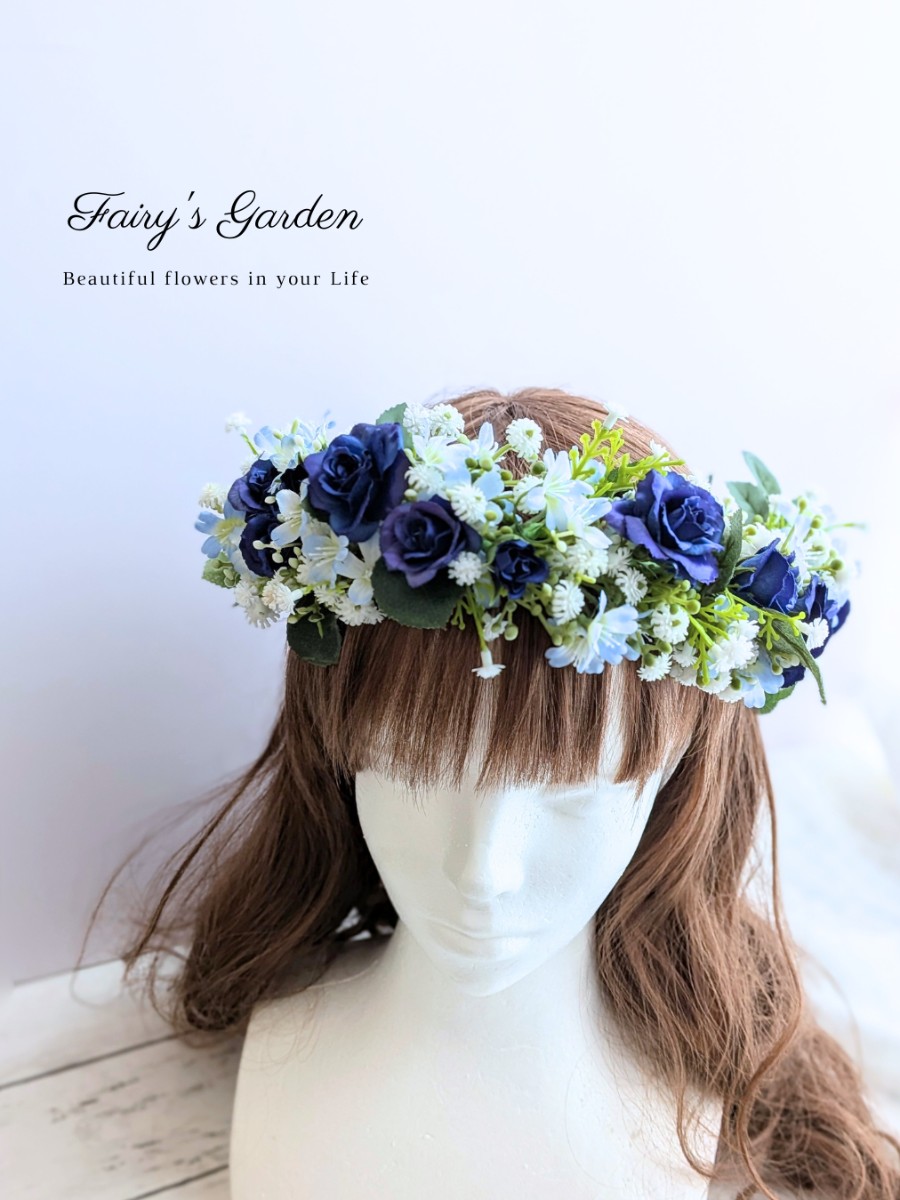 青いバラの花冠