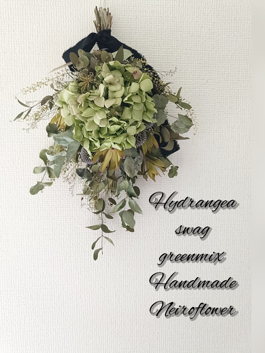 白紫陽花とユーカリのグリーンスワッグ