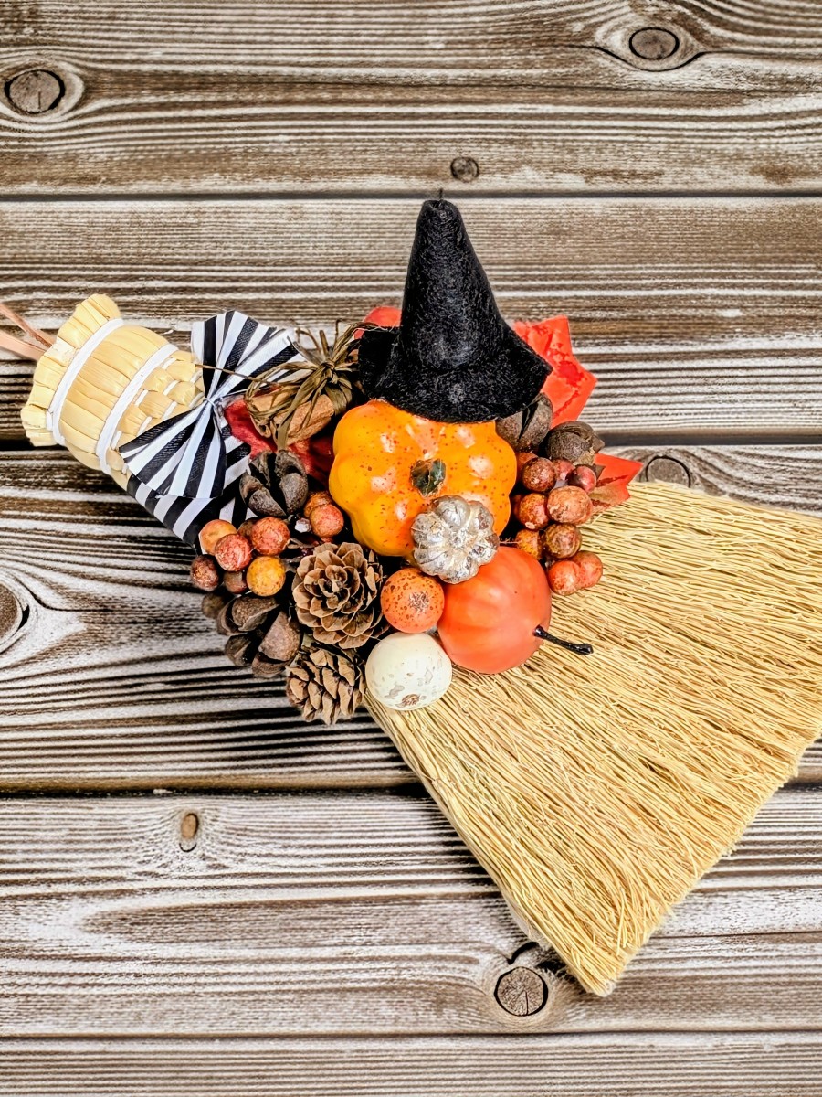 かぼちゃと木の実のホウキ　ハロウィン