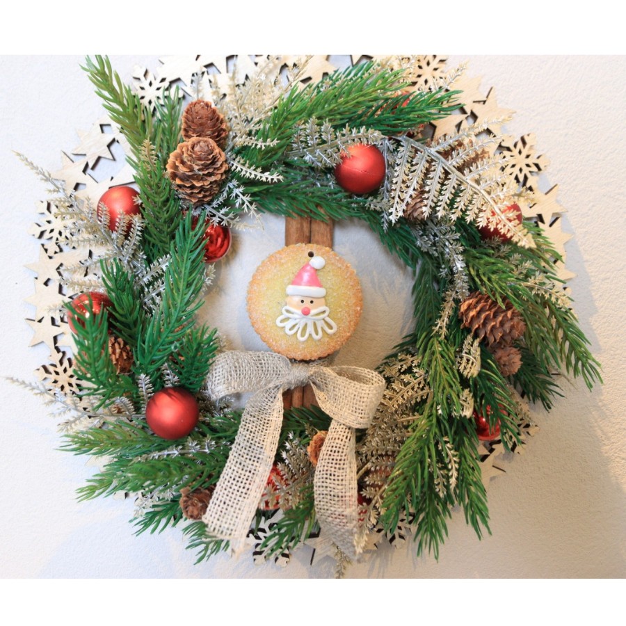 遊び心たっぷりのクリスマスリース