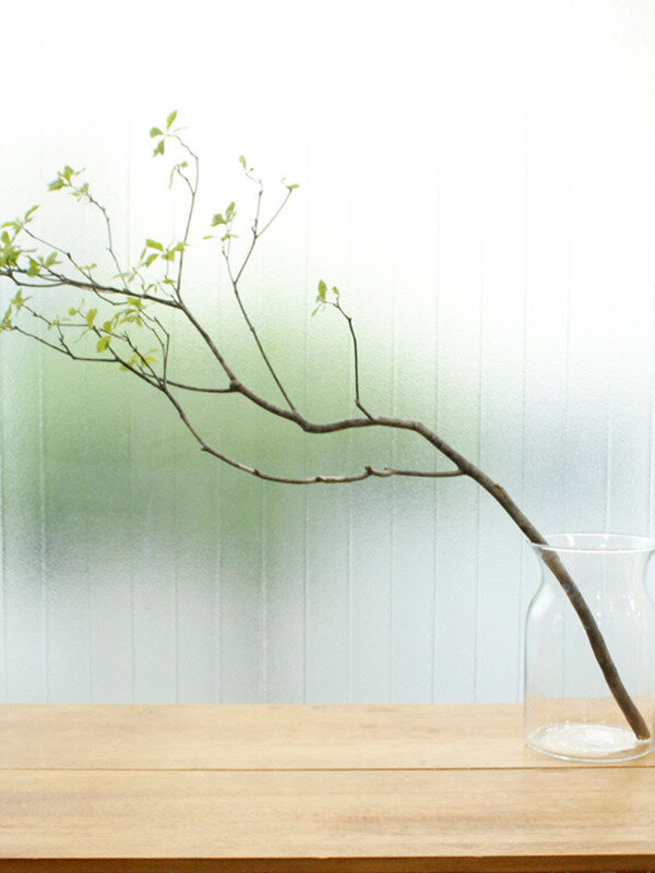 ドウダンツツジに合う花器 POSH LIVING/フラワーベース/22552。直径約13ｃｍ×高さ約20.5ｃｍおおぶりの枝などもたっぷりと活けられる花器です。-----------こちらははなどんやアソシエからおすすめ花器の はなどんや投稿