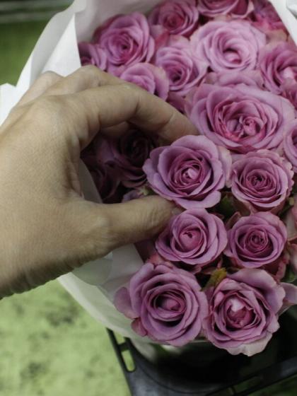 生花 バラ クールウォーター ピンク紫 通販 はなどんやアソシエ
