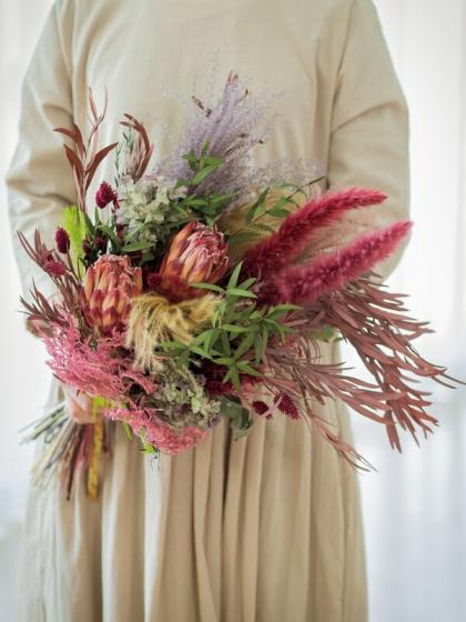 ドライ】大地農園/プロテア・ヴィーナス 1本 N/40350-000 - 花材通販は