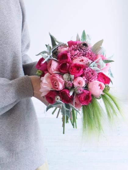 菜虫化蝶〜アナベルとバラ、ラナンキュラスの花籠〜 愉しく