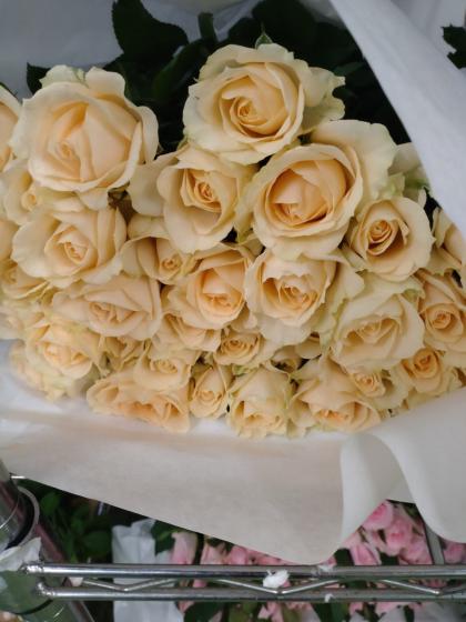 アラビア　ビンテージ手書き黄色バラ花瓶大きめなので存在感抜群です！ アラビア ビンテージ手書き黄色バラ花瓶大きめなので存在感抜群