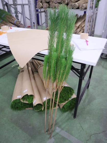 生花】早届け>☆若松 2等 ※届日限定:12/8 - 花材通販はなどんやアソシエ